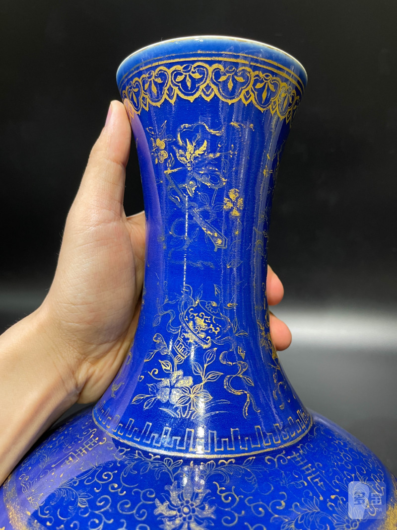 清光绪 霁蓝釉描金龙纹赏瓶 - 图11